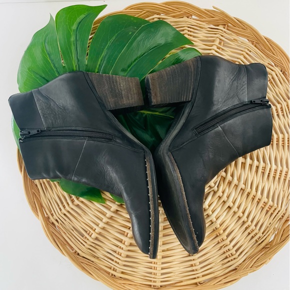 Paul Green Stella Black Leather Ankle Studded Booties Heel Boots Size 7-1/2 - Picture 10 of 15